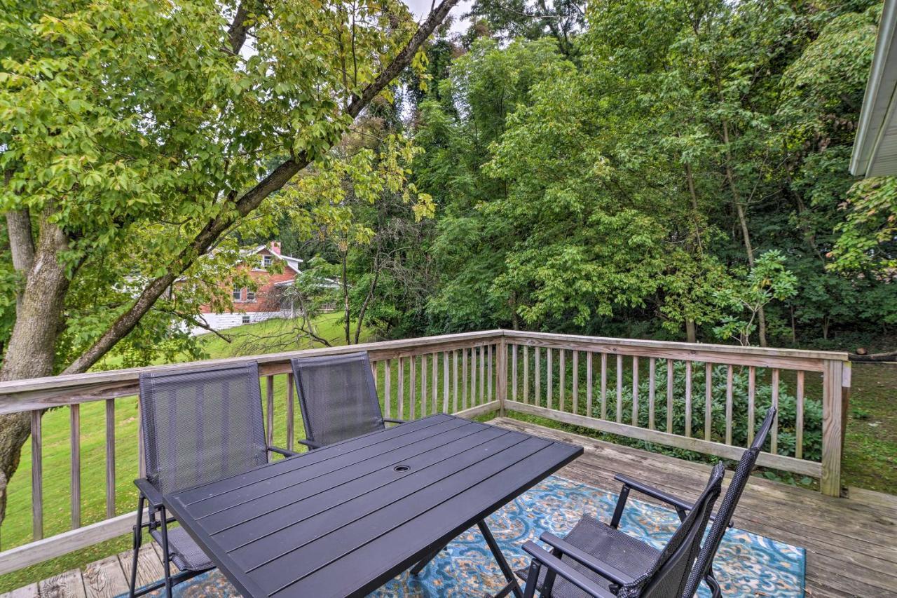 Enchanting Family House With Balcony Less Than 3 Mi To Wvu! Morgantown Εξωτερικό φωτογραφία